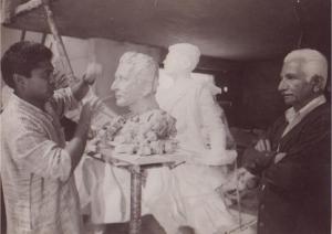 Painter-sculptor Ravindra Mistry being portrayed by Sharad Kapuskar