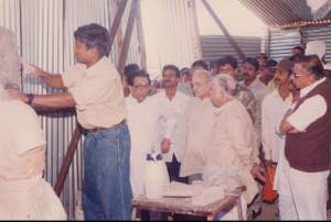 Balasaheb Thakarey inspecting statue of Shivaji Maharaj.